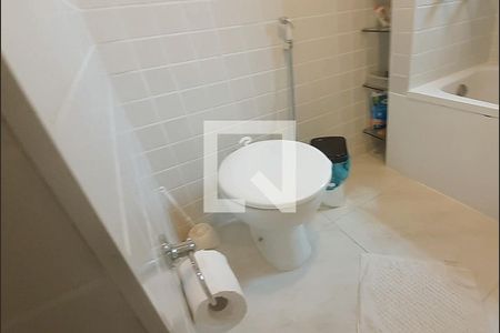 Apartamento para alugar com 100m², 2 quartos e 1 vagaBanheiro da suíte