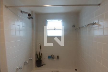 Apartamento para alugar com 100m², 2 quartos e 1 vagaBanheiro da suíte