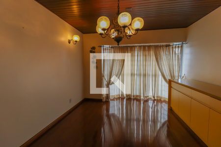 Casa de condomínio à venda com 420m², 5 quartos e 3 vagasSala