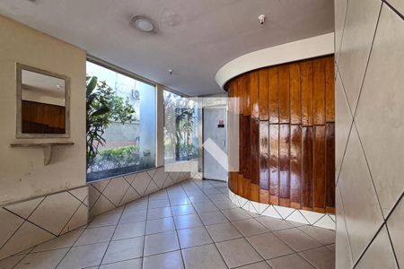 Apartamento à venda com 72m², 2 quartos e 1 vagaHall social