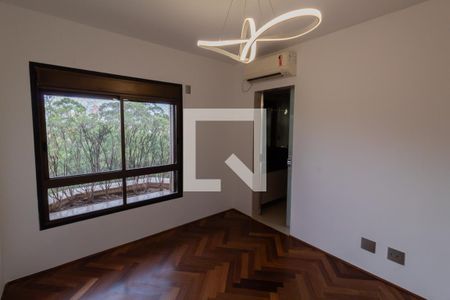 Apartamento à venda com 245m², 4 quartos e 4 vagas Apartamento à venda com 245m², 4 quartos e 4 vagasSuíte 3