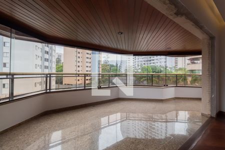 Apartamento à venda com 245m², 4 quartos e 4 vagas Apartamento à venda com 245m², 4 quartos e 4 vagasVaranda da Sala