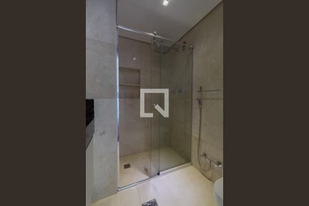 Apartamento à venda com 245m², 4 quartos e 4 vagas Apartamento à venda com 245m², 4 quartos e 4 vagasBanheiro da Suíte 3