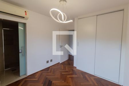 Apartamento à venda com 245m², 4 quartos e 4 vagas Apartamento à venda com 245m², 4 quartos e 4 vagasSuíte 3