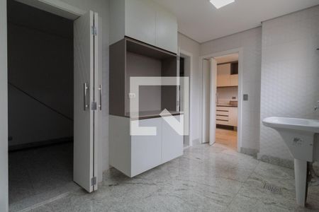 Apartamento à venda com 245m², 4 quartos e 4 vagas Apartamento à venda com 245m², 4 quartos e 4 vagasÁrea de Serviço