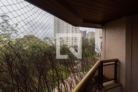 Apartamento à venda com 245m², 4 quartos e 4 vagas Apartamento à venda com 245m², 4 quartos e 4 vagasVaranda da Suíte 1