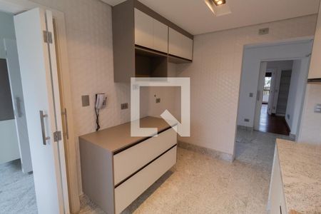 Apartamento à venda com 245m², 4 quartos e 4 vagas Apartamento à venda com 245m², 4 quartos e 4 vagasCozinha