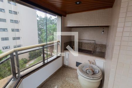 Apartamento à venda com 245m², 4 quartos e 4 vagas Apartamento à venda com 245m², 4 quartos e 4 vagasVaranda da Sala