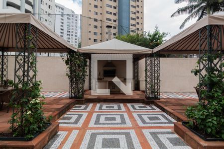 Apartamento à venda com 245m², 4 quartos e 4 vagas Apartamento à venda com 245m², 4 quartos e 4 vagasÁrea comum - Churrasqueira