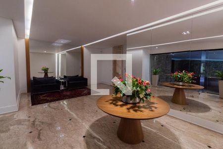 Apartamento à venda com 245m², 4 quartos e 4 vagas Apartamento à venda com 245m², 4 quartos e 4 vagasHall social