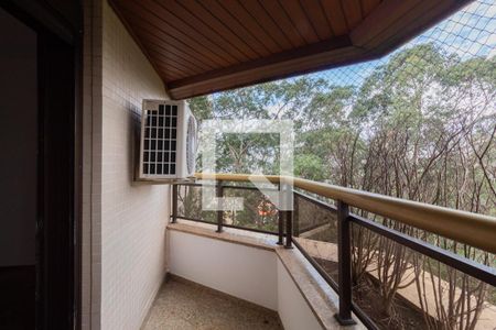 Apartamento à venda com 245m², 4 quartos e 4 vagas Apartamento à venda com 245m², 4 quartos e 4 vagasVaranda da Suíte 1