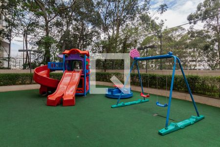 Apartamento à venda com 245m², 4 quartos e 4 vagas Apartamento à venda com 245m², 4 quartos e 4 vagasÁrea comum - Playground