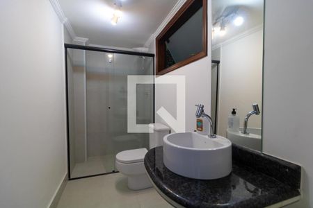 Casa de condomínio para alugar com 420m², 4 quartos e 4 vagasBanheiro 02