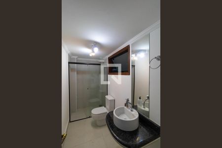 Casa de condomínio para alugar com 420m², 4 quartos e 4 vagasBanheiro 02