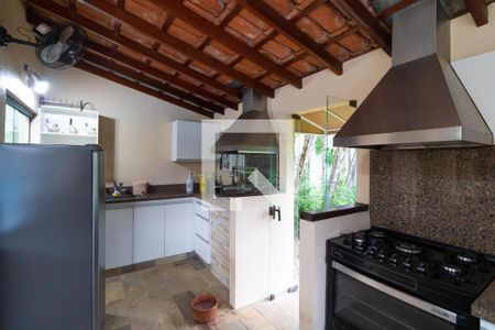 Casa de condomínio para alugar com 420m², 4 quartos e 4 vagasChurrasqueira