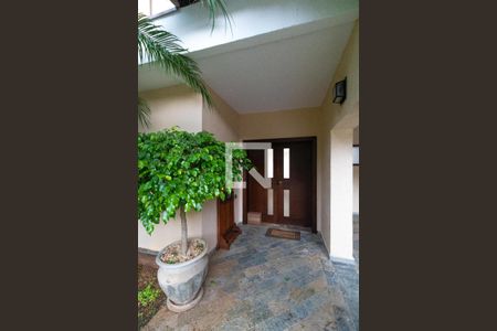 Casa de condomínio para alugar com 420m², 4 quartos e 4 vagasEntrada