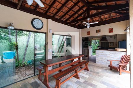 Casa de condomínio para alugar com 420m², 4 quartos e 4 vagasChurrasqueira