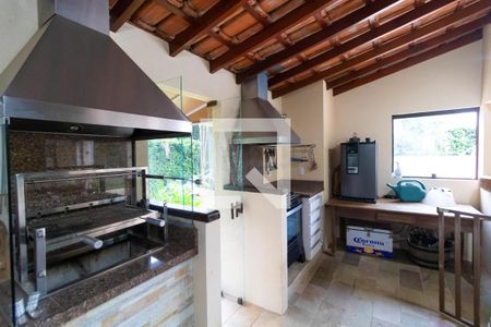 Casa de condomínio para alugar com 420m², 4 quartos e 4 vagasChurrasqueira