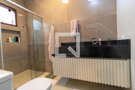 Casa de condomínio para alugar com 420m², 4 quartos e 4 vagasBanheiro da Suíte 02