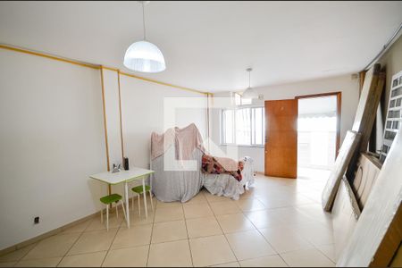 Sala de casa à venda com 2 quartos, 144m² em Benfica, Rio de Janeiro