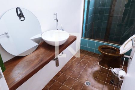 Banheiro de apartamento para alugar com 1 quarto, 45m² em Itararé, São Vicente