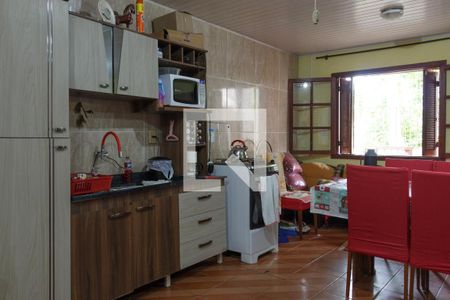 Sala de casa à venda com 4 quartos, 80m² em Medianeira, Porto Alegre