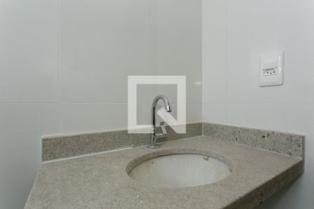 Banheiro de apartamento à venda com 1 quarto, 39m² em Vila Mazzei, São Paulo