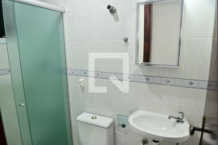 Banheiro de apartamento para alugar com 1 quarto, 52m² em Vila Assuncao, Praia Grande