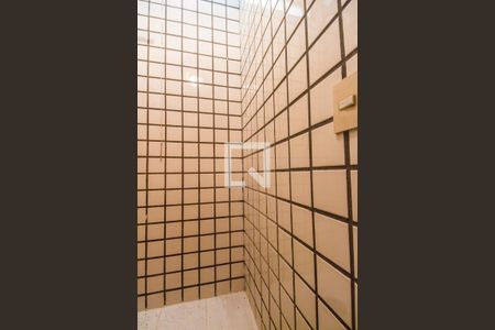 Banheiro de serviço de casa para alugar com 3 quartos, 192m² em Alphaville, Santana de Parnaíba