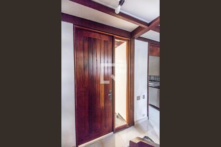 Entrada de casa para alugar com 3 quartos, 192m² em Alphaville, Santana de Parnaíba