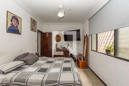 Casa à venda com 250m², 5 quartos e 4 vagas Casa à venda com 250m², 5 quartos e 4 vagasQuarto 3