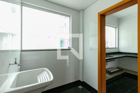 Apartamento à venda com 215m², 4 quartos e 3 vagas Apartamento à venda com 215m², 4 quartos e 3 vagasCozinha e Área de Serviço