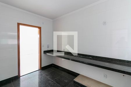 Apartamento à venda com 215m², 4 quartos e 3 vagas Apartamento à venda com 215m², 4 quartos e 3 vagasCozinha e Área de Serviço