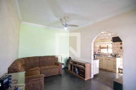Sala de casa à venda com 7 quartos, 250m² em Dom Cabral, Belo Horizonte