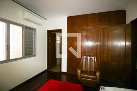 Casa à venda com 448m², 4 quartos e 8 vagasQuarto