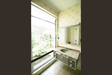 Casa à venda com 448m², 4 quartos e 8 vagasBanheiro