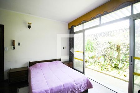 Casa à venda com 448m², 4 quartos e 8 vagasQuarto