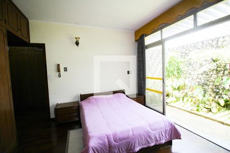 Casa à venda com 448m², 4 quartos e 8 vagasQuarto