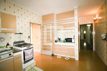 Casa à venda com 448m², 4 quartos e 8 vagasCozinha