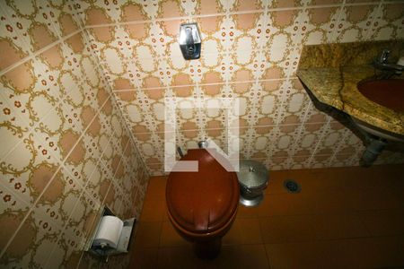 Casa à venda com 448m², 4 quartos e 8 vagasBanheiro