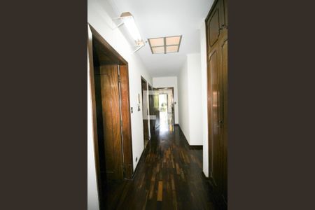 Casa à venda com 448m², 4 quartos e 8 vagasQuarto