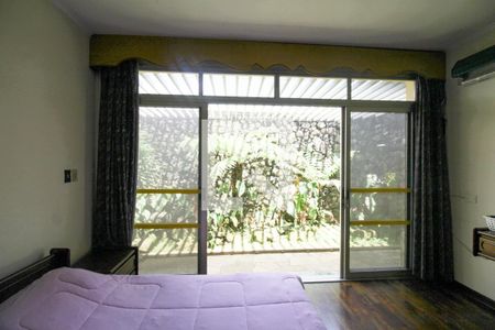 Casa à venda com 448m², 4 quartos e 8 vagasQuarto