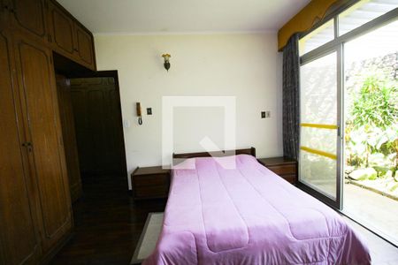 Casa à venda com 448m², 4 quartos e 8 vagasQuarto