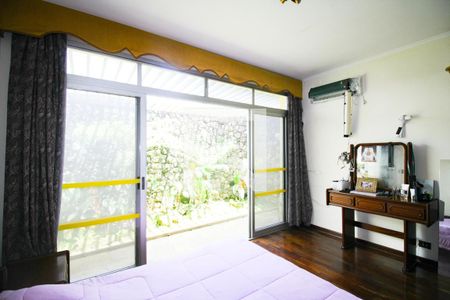 Casa à venda com 448m², 4 quartos e 8 vagasQuarto