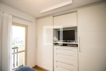 Suite, armários e nicho TV  de apartamento à venda com 4 quartos, 110m² em Indianópolis, São Paulo