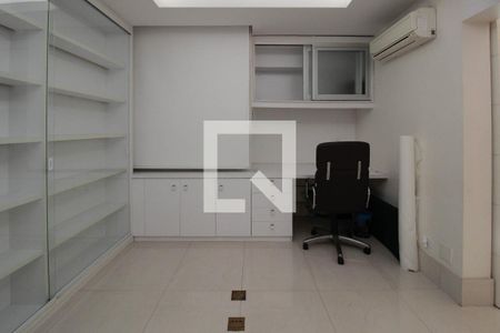 Sala de TV de apartamento à venda com 3 quartos, 170m² em Jardim Paulista, São Paulo