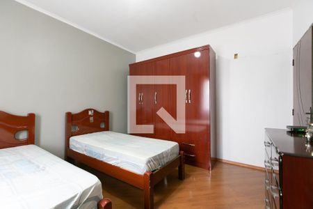 Quarto 1  de casa para alugar com 2 quartos, 180m² em Vila Rosaria, São Paulo