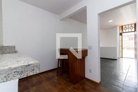 Cozinha e Área de Serviço de apartamento para alugar com 3 quartos, 100m² em Caiçaras, Belo Horizonte