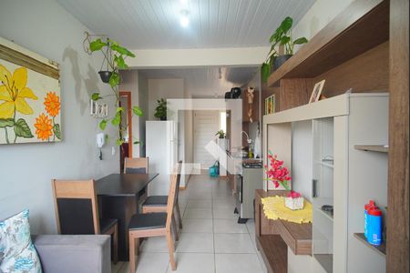 Sala de casa de condomínio à venda com 2 quartos, 160m² em Feitoria, São Leopoldo