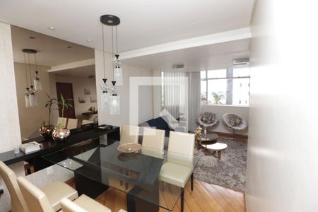 Apartamento à venda com 277m², 4 quartos e 2 vagassala 